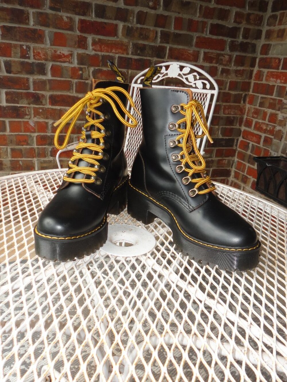 DR MARTENS Doc Martens Black Women's Leona Chunky Heel Combat Boots Size 8